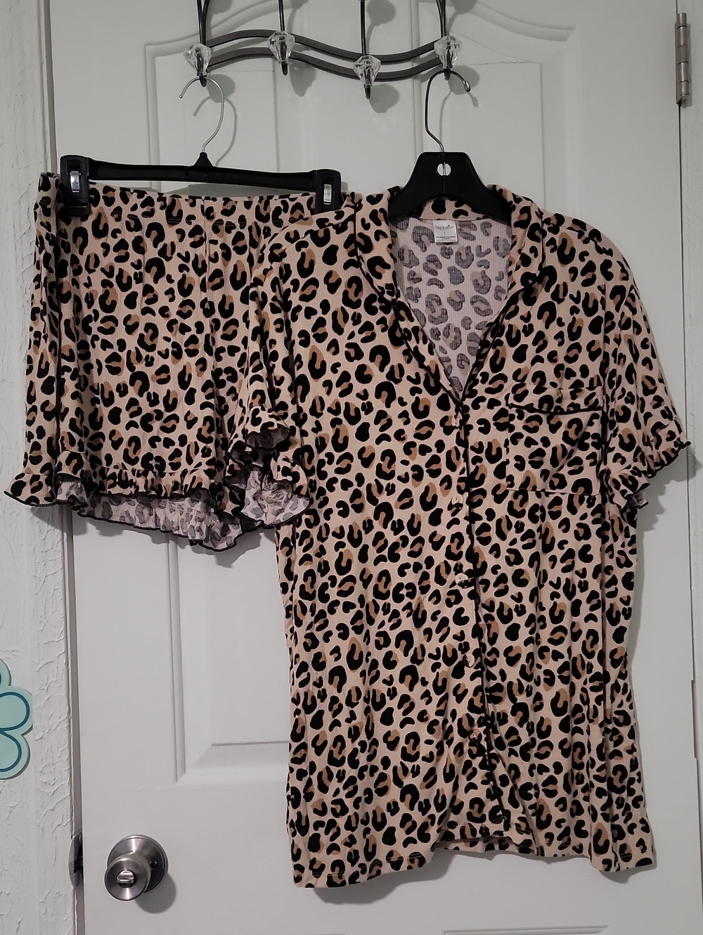 Staykation Leopard Print Pajama Short Set-Size Large 93%viscose from Bamboo